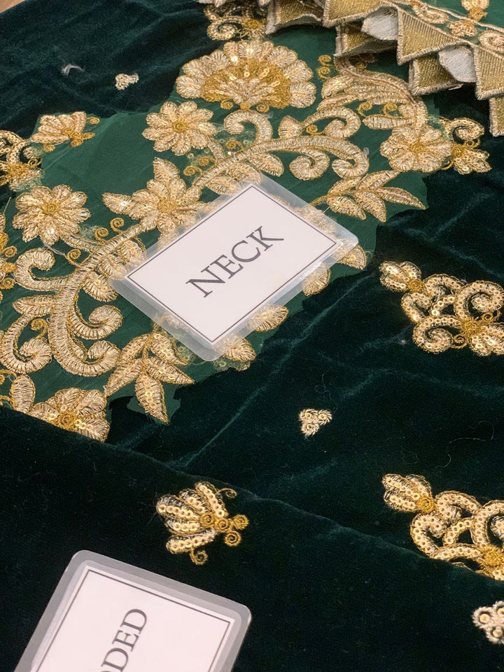 Emaan Adeel Velvet Suit-Replica Suits-Replica Zone