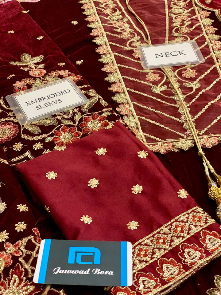 Emaan Adeel Velvet Suit-Replica Suits-Replica Zone