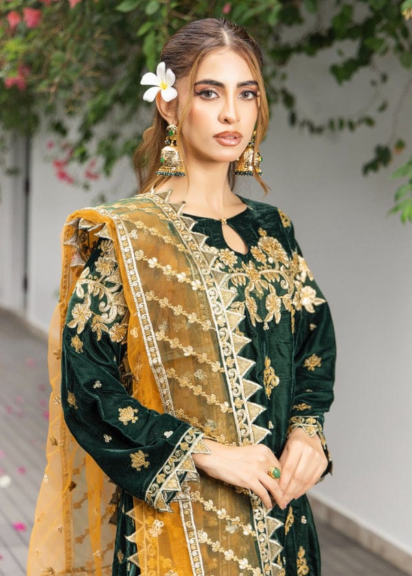 Emaan Adeel Velvet Suit-Replica Suits-Replica Zone