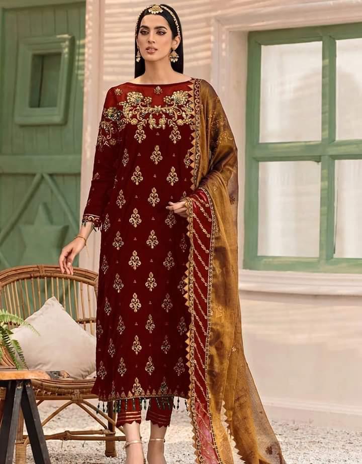 Emaan Adeel Velvet Suit-Replica Suits-Replica Zone