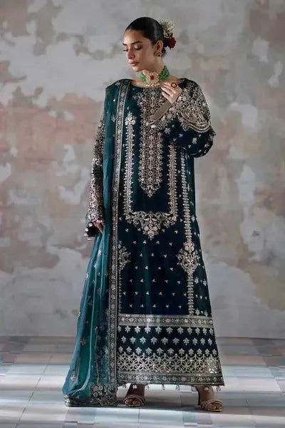 Emaan Adeel Velvet Suit-Replica Suits-Replica Zone